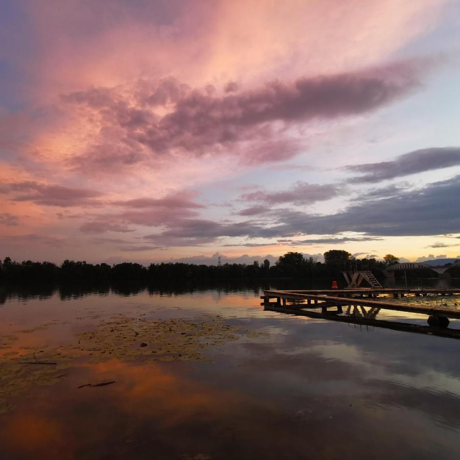 Camping De Thoissey *** Buitenkant foto