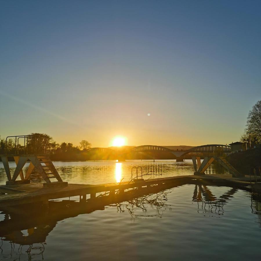 Camping De Thoissey *** Buitenkant foto