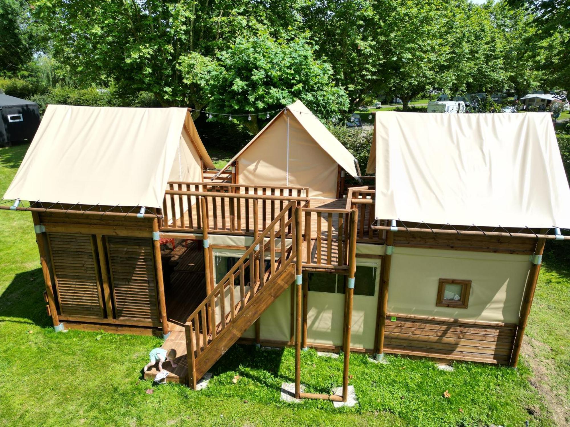 Camping De Thoissey *** Buitenkant foto