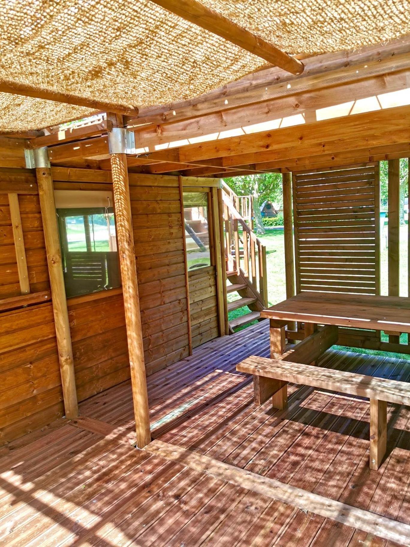 Camping De Thoissey *** Buitenkant foto