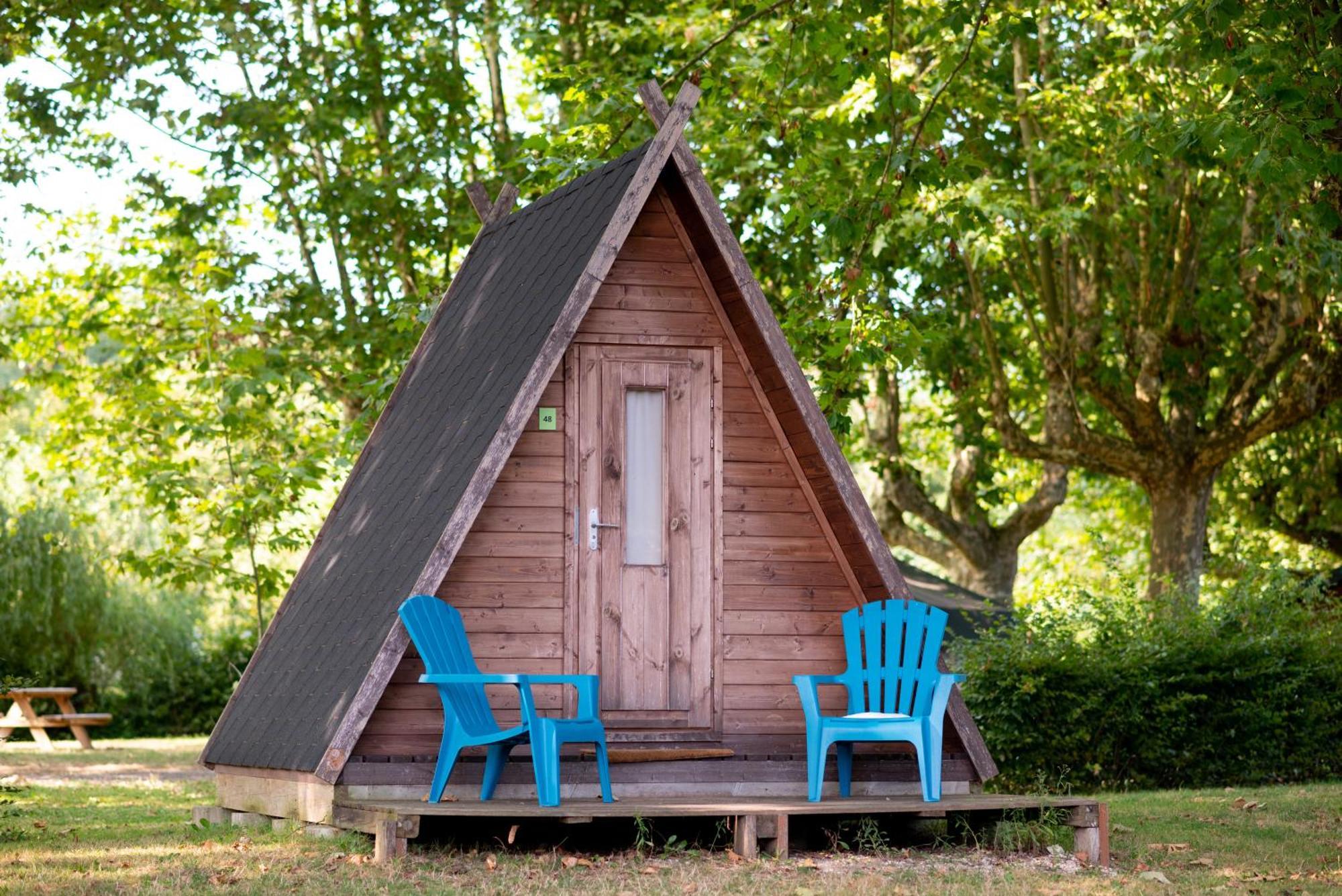 Camping De Thoissey *** Buitenkant foto