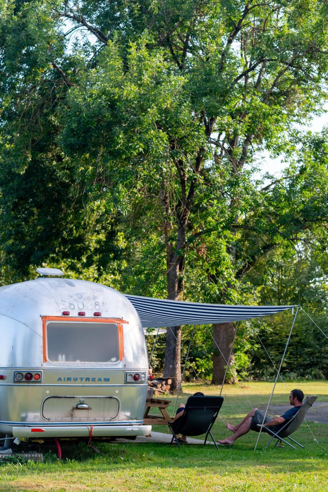 Camping De Thoissey *** Buitenkant foto