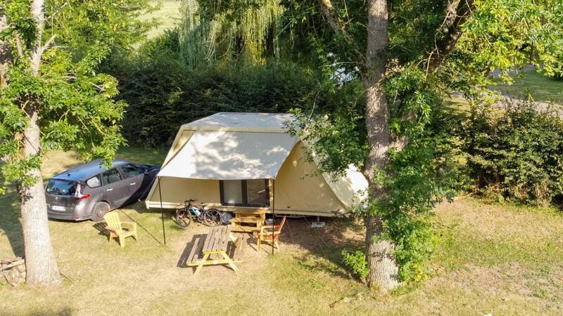 Camping De Thoissey *** Buitenkant foto
